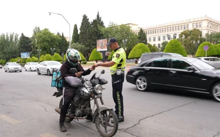 Yol polisi skuter, moped və velosiped sürücülərinə çağırış edib