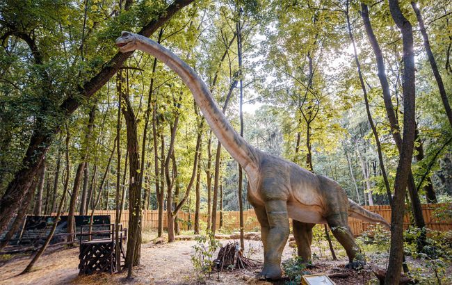 Kiyevdə dinozavr parkı yanıb