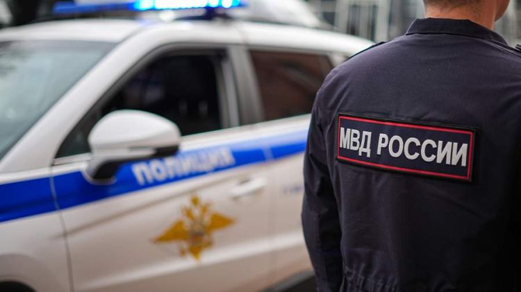 Rusiyada polis formasında olan şəxslər bir nəfəri qaçırdı