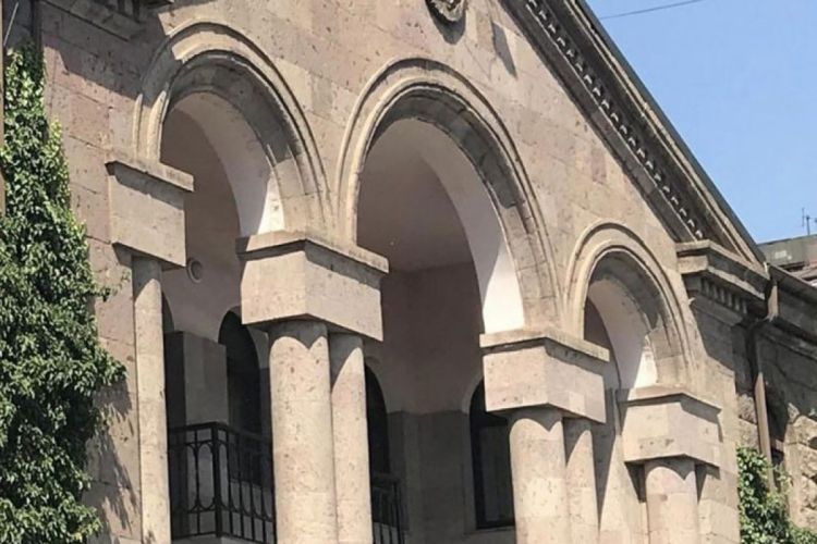 Ermənistan hakimiyyəti “DQR”in İrəvandakı “nümayəndəliyi”nin binasını separatçılardan almaq istəyir