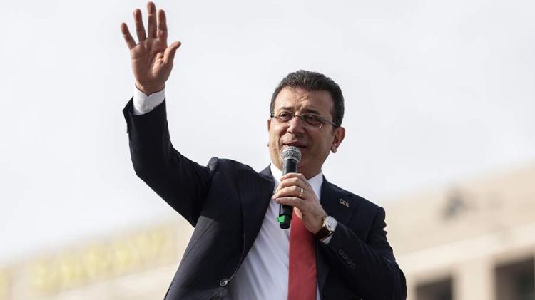 Məhkəmə İmamoğlunu prokuroru təhqir etdiyinə görə azadlıqdan məhrum etdi