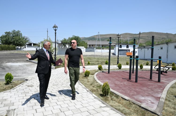 Prezident İlham Əliyev Xocalının Təzəbinə kəndində görülən işlərlə tanış olub - FOTO