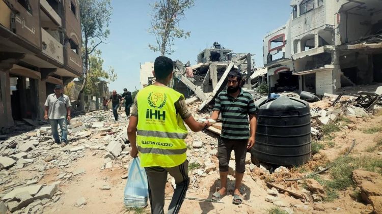 Qəzzada humanitar yardım almaq istəyən 900-ə yaxın fələstinli ölüb