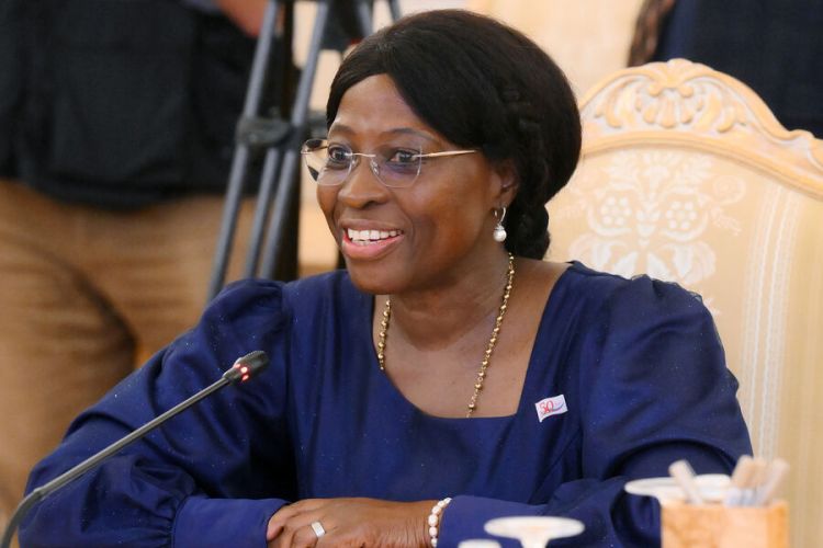 Mozambik xarici işlər naziri Lavrovu "böyük qardaşı" adlandırıb