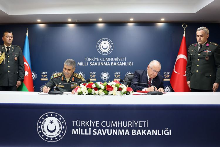 Azərbaycan və Türkiyə müdafiə nazirləri görüşüb, memorandum imzalanıb - YENİLƏNİB