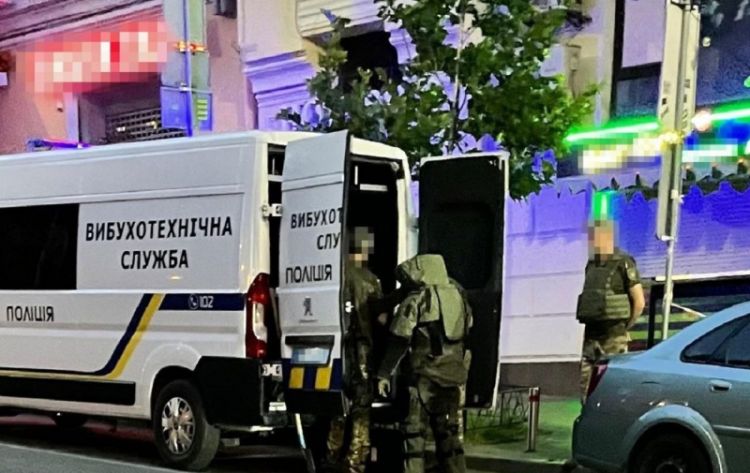 Qadın pik saatlarda Kiyevin mərkəzində kafeni partlatmaq istədi