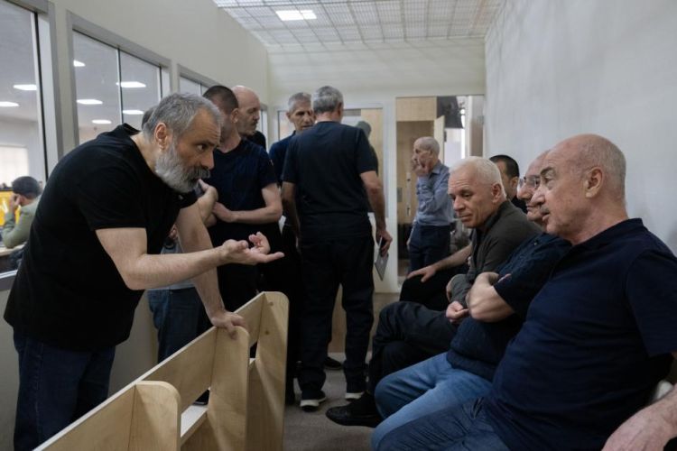Erməniəsilli şəxslərin məhkəməsi keçirilir