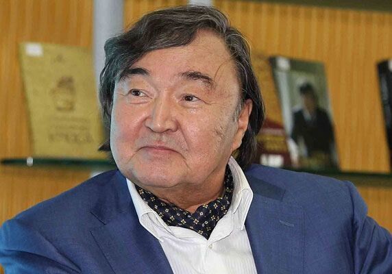 «Я помню Гейдара Алиева настоящим лидером своей страны, мыслящим категориями и национальными, и планетарными» - Олжас Сулейменов