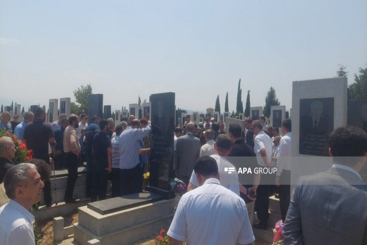 Milli Qəhrəman Natiq Qasımovun anası dəfn olunub -  YENİLƏNİB - FOTO