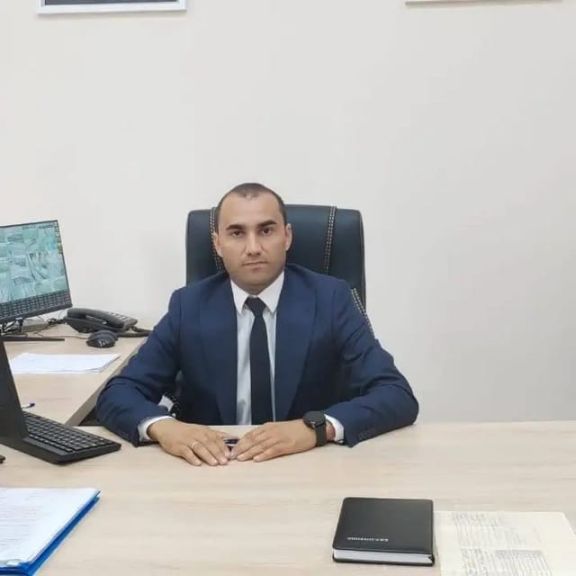 Nazir məktəb direktoruna vəzifə verdi
