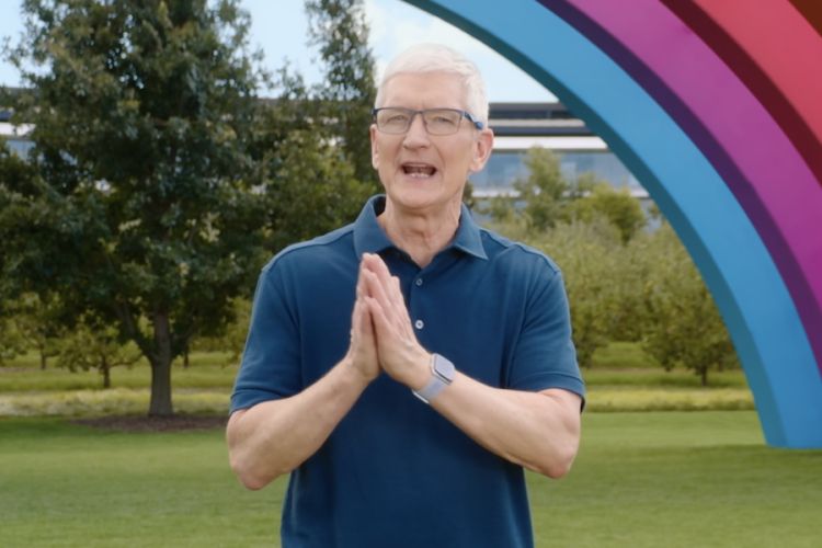 "Apple"da İT mütəxəssislərin maaşının nə qədər olduğu məlum olub
