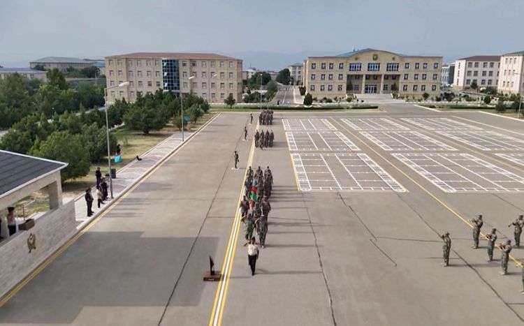 Əlahiddə Ümumqoşun Orduda buraxılış mərasimi keçirilib - VİDEO Əlahiddə Ümumqoşun Orduda buraxılış mərasimi keçirilib - VİDEO