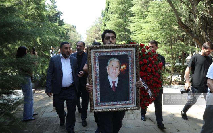 Xalq artisti Arif Babayev I Fəxri xiyabanda  dəfn olunub