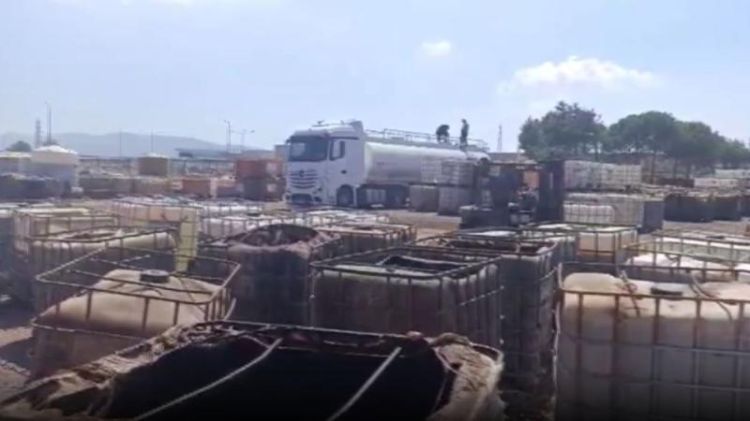 Türkiyədə turşu çəni partladı: 1 nəfər xəsarət aldı,  16 nəqliyyat vasitəsi zərər gördü