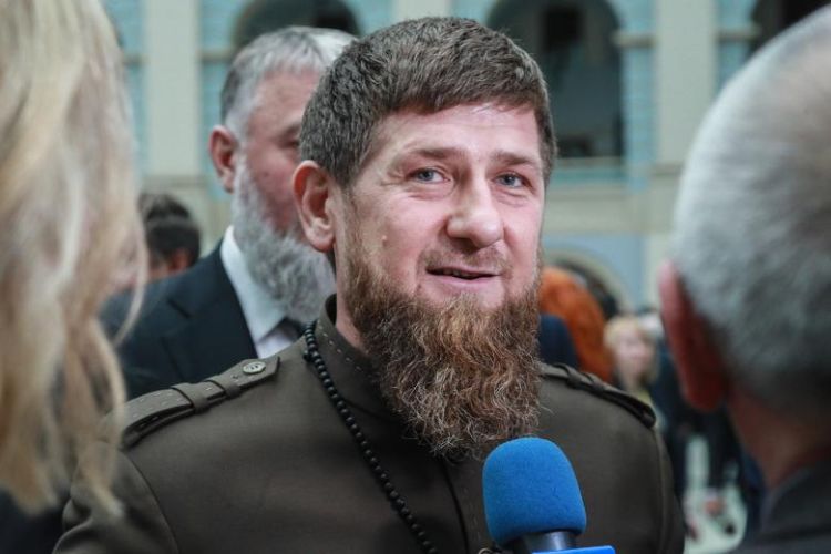 Kadırov daha bir qrup "könüllü"nün Ukraynada gedən müharibəyə göndərildiyini bildirib