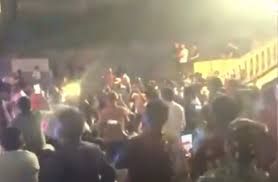 Ermənistanda bir qrup Hindistan vətəndaşı avtomobil yolunu  bağlayıb