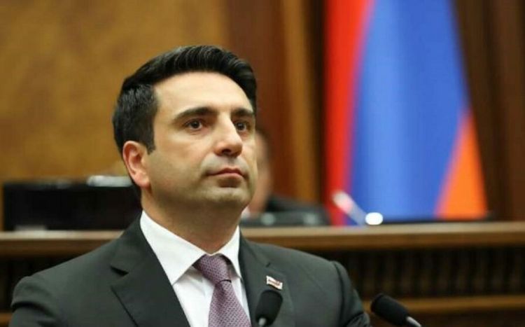 Erməni spiker şərəf və ləyaqətinin təhqir olunmasına görə kompensasiya tələb edir