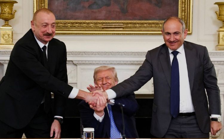 İlham Əliyev, Donald Tramp, Nikol Paşinyan  üçtərəfli sənəd imzalayıb