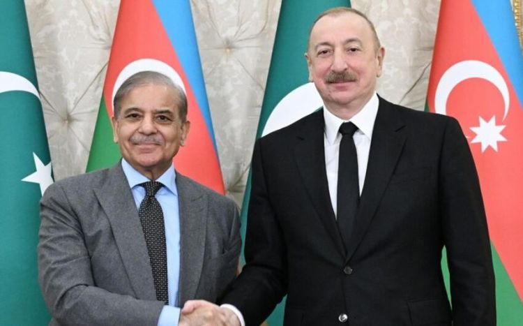 Prezident İlham Əliyev Şahbaz Şərifə zəng edib