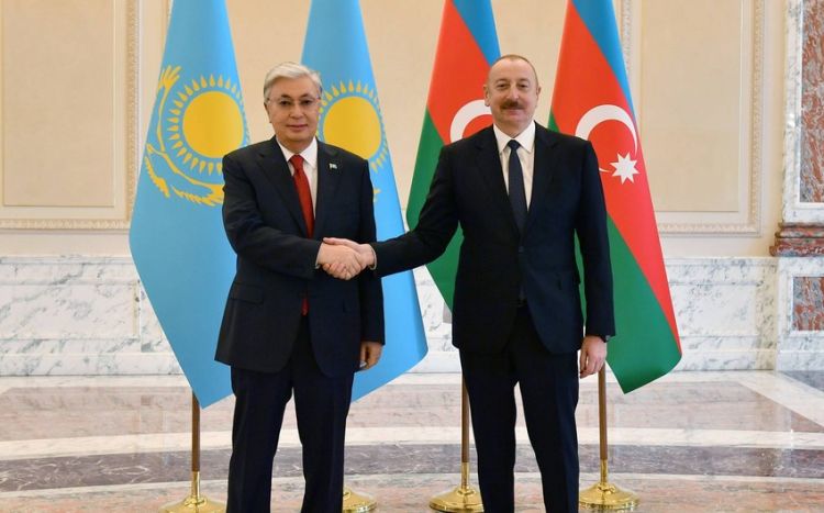 Qazaxıstan Prezidenti Azərbaycan liderini təbrik edib
