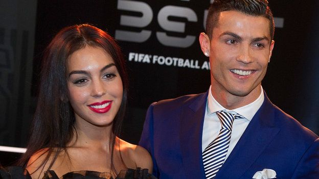 Kriştiano Ronaldo sevgilisi Corcina Rodrigesə evlilik təklif edib - FOTO