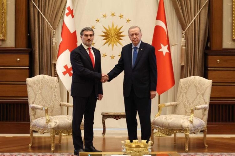 Kavelaşvili Ərdoğanı Gürcüstan və Türkiyə milliləri arasında keçiriləcək futbol matçına dəvət edib