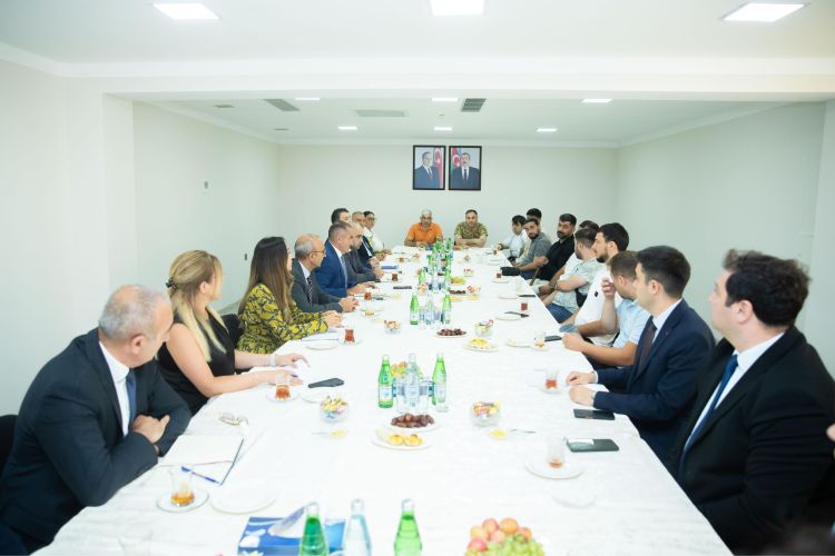 Müharibə ilə əlaqədar əlilliyi olan daha bir qrup şəxslə görüş keçirildi - FOTO