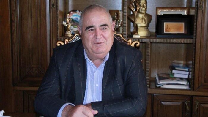 Şərurlu İsfəndiyarın avtomobillərinə həbs qoyuldu