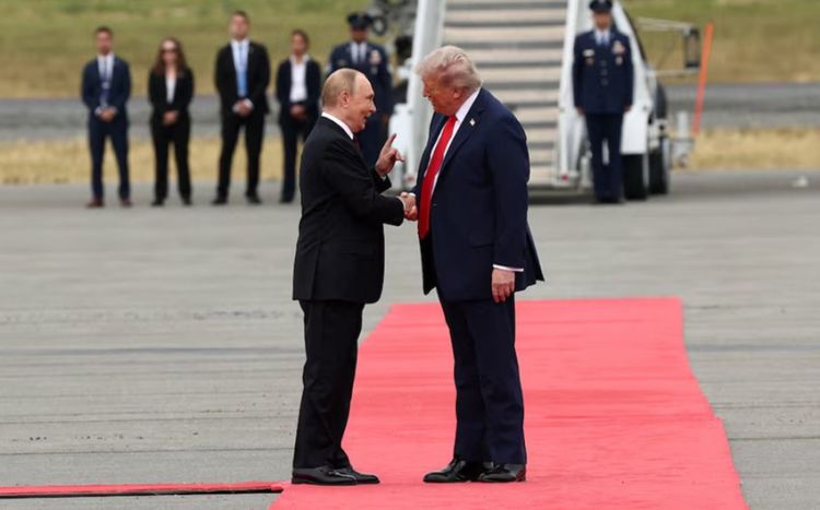 Putin və Tramp sammitdən əvvəl Ankoricdə görüşüblər - VİDEO