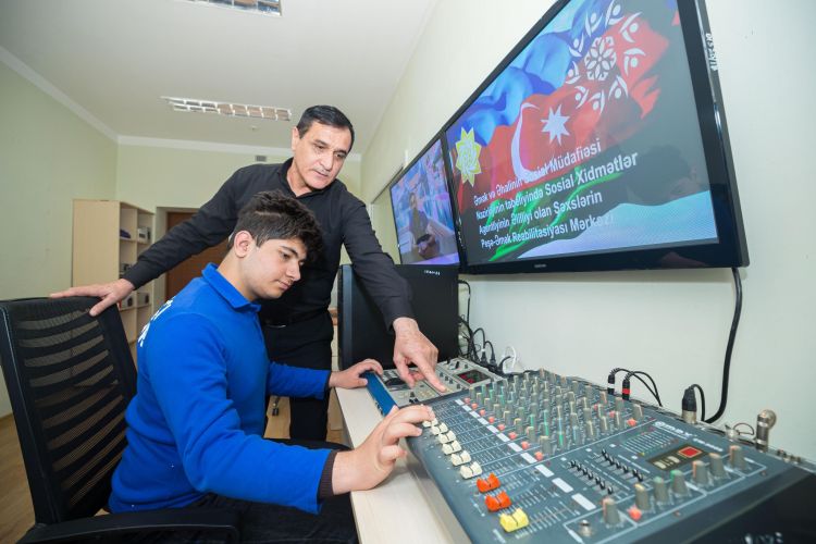 Peşə-əmək Reabilitasiya Mərkəzində hazırda əlilliyi olan 130-dan çox gəncə peşə və sosial reabilitasiya xidmətləri göstərilir