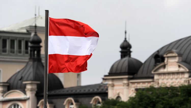 Avstriya kansleri ölkənin NATO-ya daxil olmasından danışıb