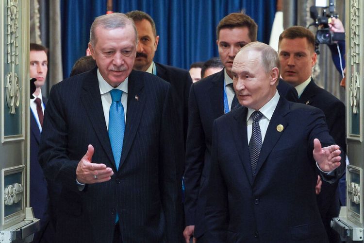 Ərdoğan Putinlə Alyaskadakı danışıqlarını müzakirə edib