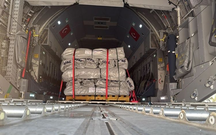 Türkiyə Əfqanıstana 25 ton humanitar yardım göndərib