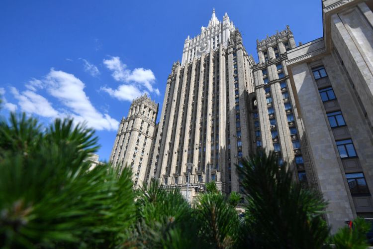 Rusiya XİN Estoniya diplomatını ölkədən çıxarır