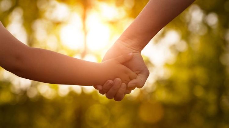 Baba uşaq bağçasını səhv "nəvə" ilə tərk etdi