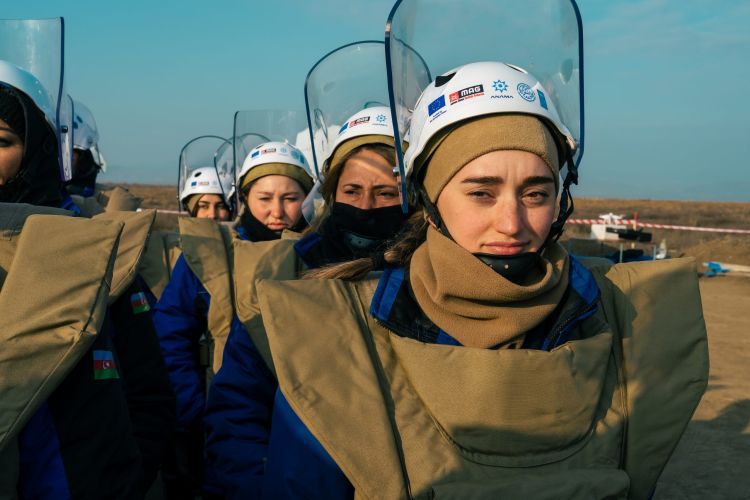 Azərbaycanda minaaxtaran qadınların sayı açıqlanıb -  RƏSMİ