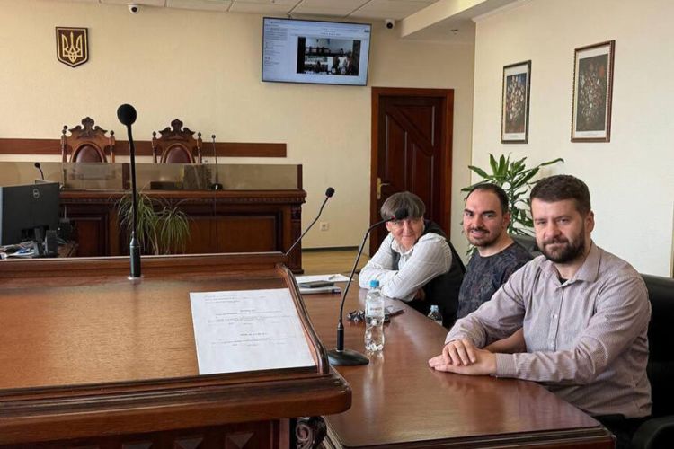 Ukraynada İLK: məhkəmə məmurun eynicinsli nikahını təsdiqlədi