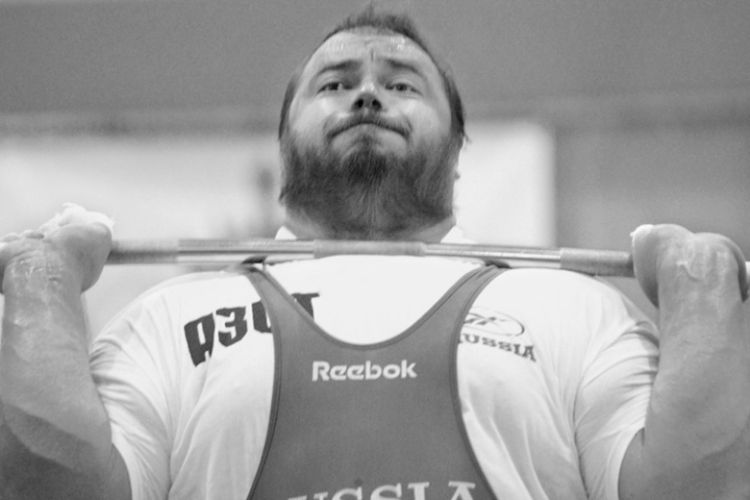 Ağır atletika üzrə Olimpiya çempionu vəfat edib