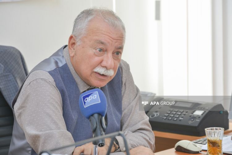 Xalq artisti Sərdar Fərəcov palataya köçürülüb