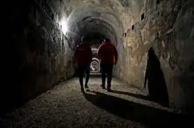 Polşa bomba sığınacaqlarını yoxlamağa başlayıb