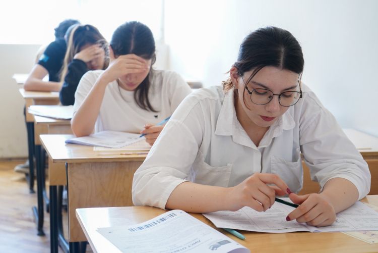 Kolleclərin boş qalan plan yerlərinə qəbulun nəticələri elan olunub