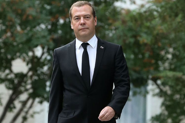 Medvedev süni intellektdən istifadə etdiyini  etiraf edib