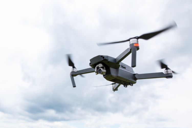 Almaniya ərazisi üzərində uçan dronları vura bilmədiyini  etiraf edib