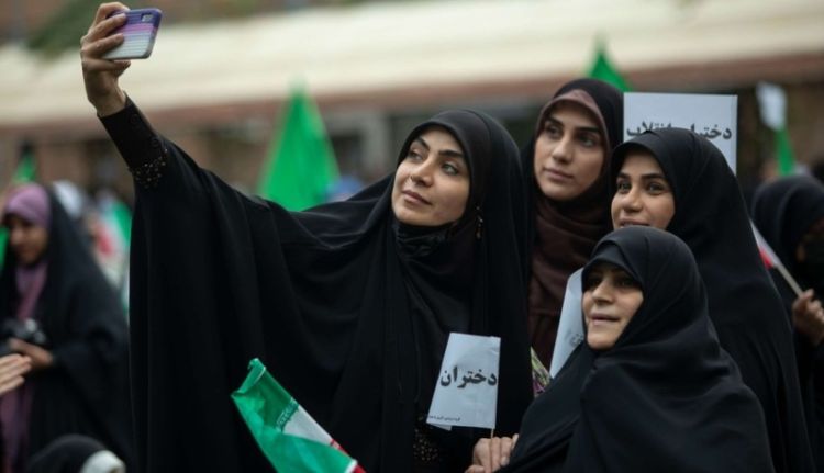 İranda hicab qanunu  LƏĞV EDİLDİ İranda hicab qanunu  LƏĞV EDİLDİ