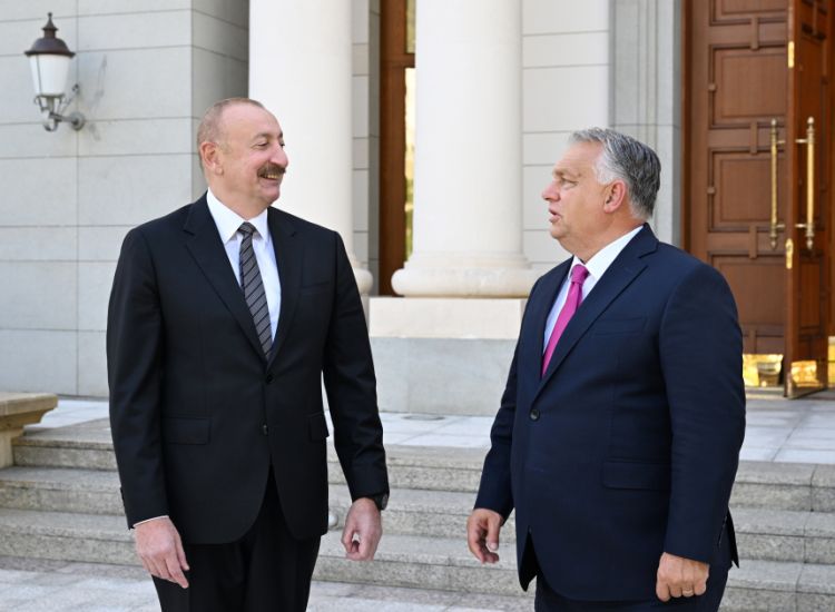 İlham Əliyev Qəbələdə Viktor Orban ilə görüşüb - FOTO