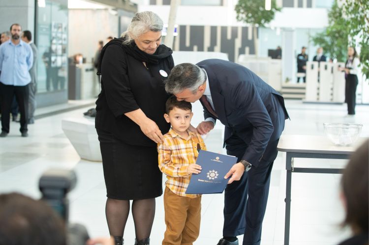 Şəhid ailələri və müharibə ilə əlaqədar əlilliyi olan şəxslərə daha 100 mənzil verilib
