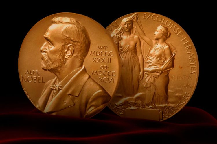 Lukaşenko Nobel mükafatından  imtina edib