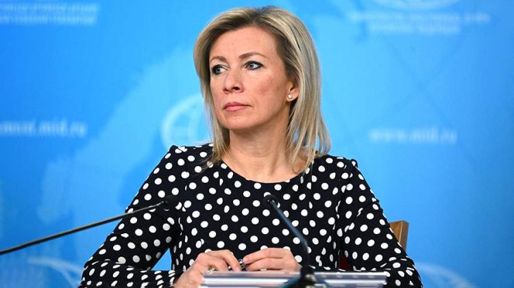 Zaxarova Latviyanın rusiyalıları deportasiya etmək qərarını qeyri-insani barbarlıq adlandırıb