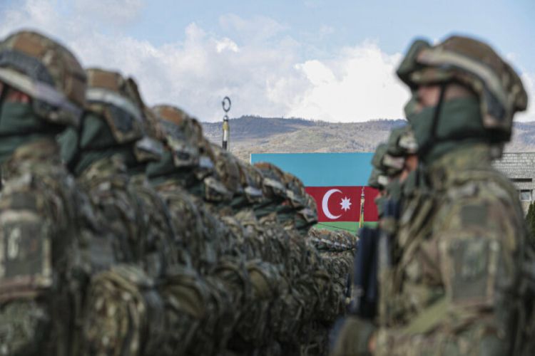 Bakalavr təhsili olan zabitlərin ehtiyata buraxılma qaydalarına dəyişiklik edilir