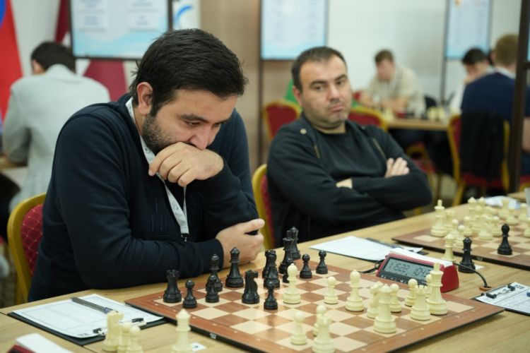 Avropa çempionatında medal qazanan şahmatçılar Vətənə qayıdıb